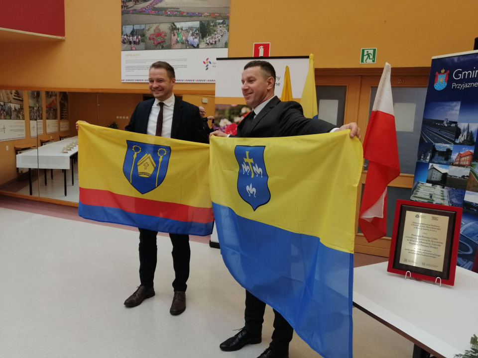 Burmistrzowie wymienili się także flagami swoich miast Fot. W. Kaczmar