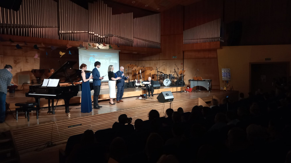 Koncert "Jedynka dla" w szkole muzycznej w Opolu