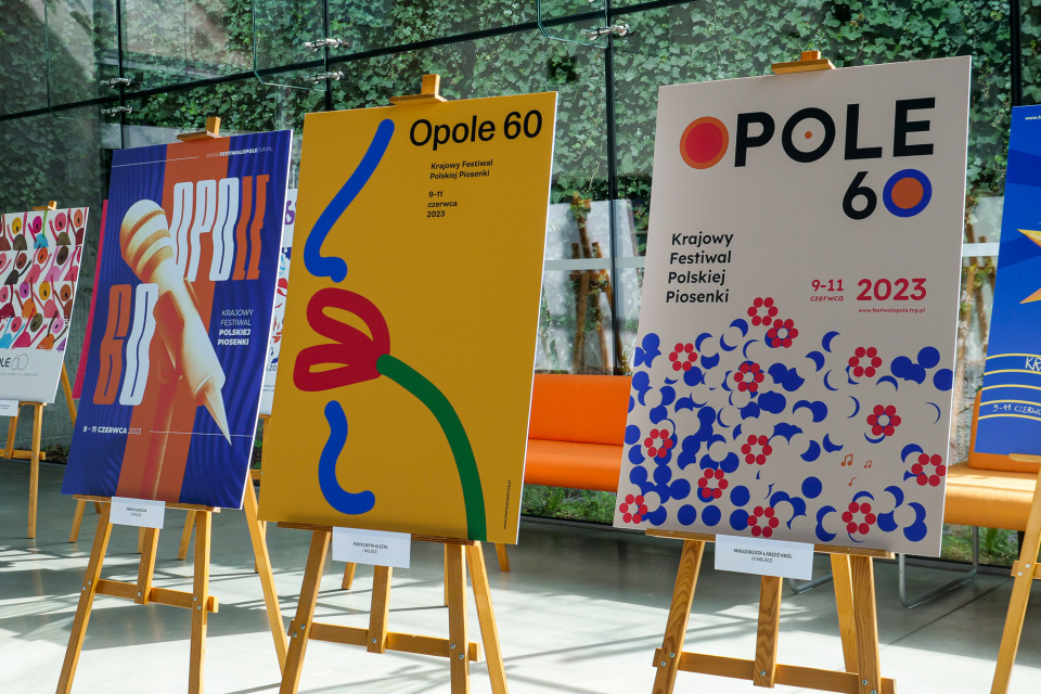 Prezentacja prac laureatów konkursu na plakat 60. KFPP w Opolu [fot. Adam Dubiński]