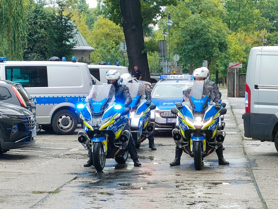 Opolscy policjanci podczas TdP [fot. Opolska Policja]