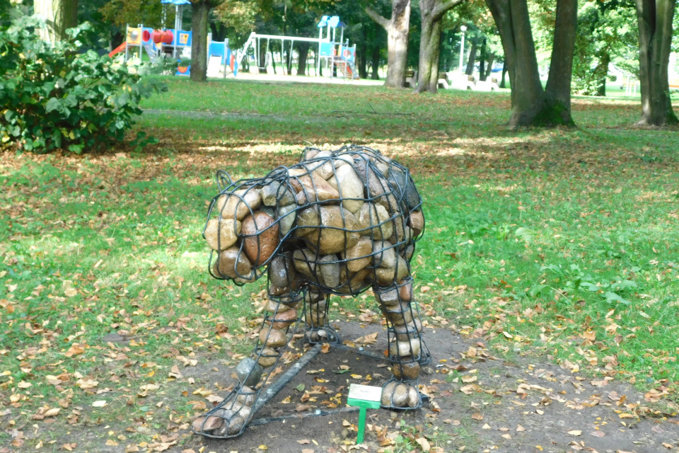 Figura pumy w parku w Krapkowicach [fot. Joanna Gerlich]