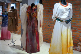 Wystawa "sztuka do noszenia" w MBP w Opolu [fot. Mariusz Majeran]