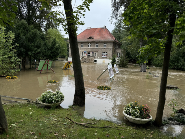 Powiat opolski zaczyna szacowanie strat po powodzi. Najgorzej jest w Niemodlinie