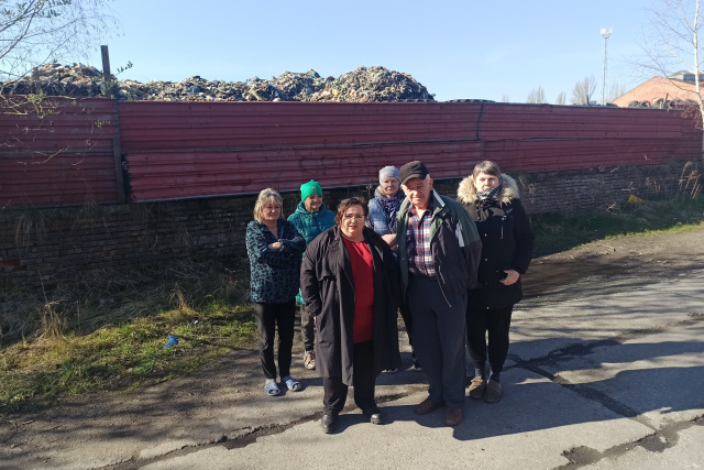 Mieszkańcy Krapkowic skarżą się na odpady składowane przy ul. Opolskiej [INTERWENCJA]