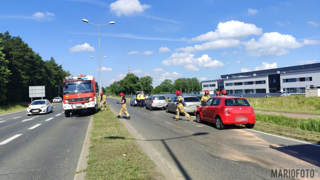 Opole: zderzenie 3 pojazdów na ul. Częstochowskiej