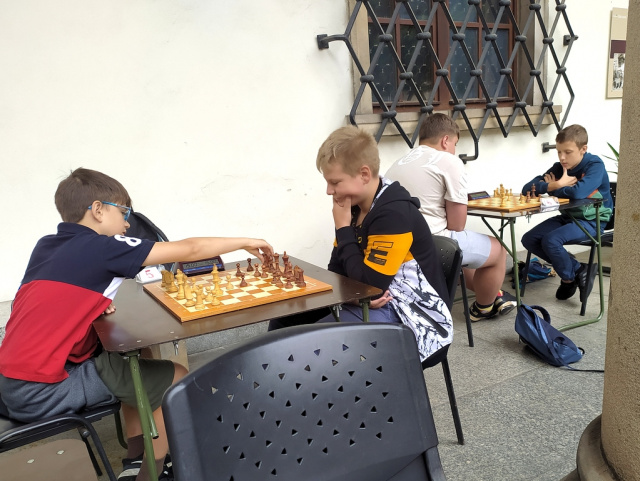 Młodzież rywalizuje w Letniej Akademii Szachowej w Brzegu