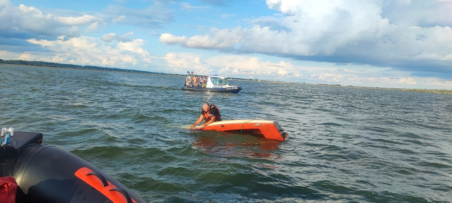 Jacht z nastolatkami przewrócił się na Jeziorze Nyskim