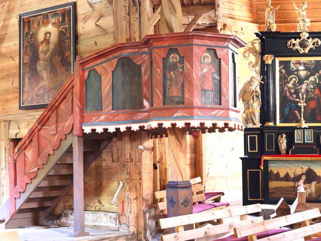 Kolejne części oleskiego kościoła św. Anny po renowacji. Pomagają też mieszkańcy