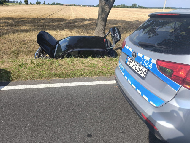 Wypadek na DK42 koło Domaszowic. Kierująca zasnęła za kierownicą