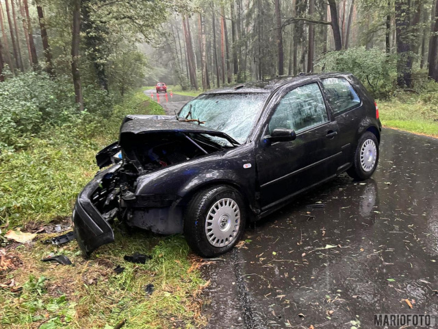 Wypadek w Opolu. Trzy osoby uciekły z miejsca zdarzenia