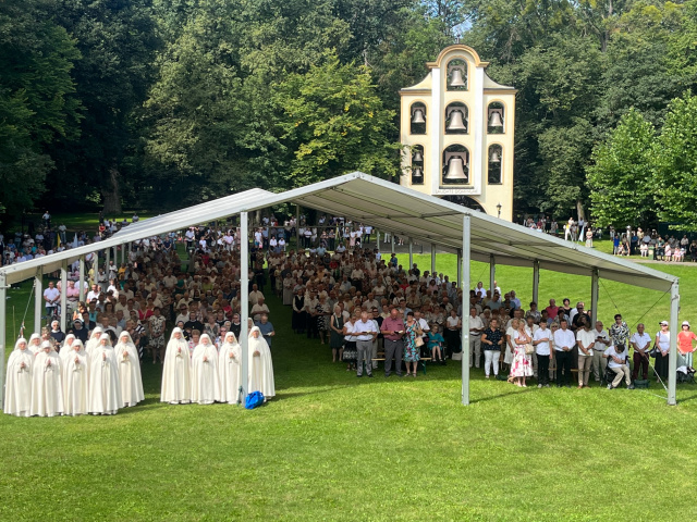 Wszyscy czegoś potrzebują. Wierni zjechali na odpust św. Jacka w Kamieniu Śląskim [ZDJĘCIA]