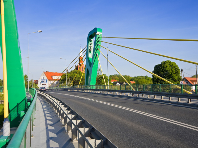 Próby obciążeniowe na moście w Skorogoszczy. We wtorek problemy na DK94