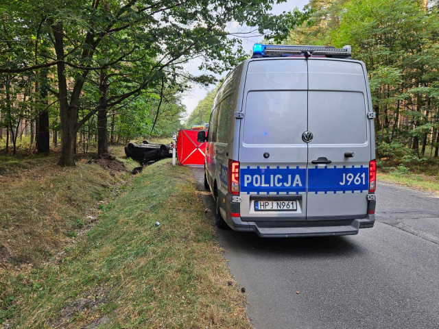 Niespokojnie na drogach. Dachowanie w Antoniowie, zderzenie pojazdów w Kup