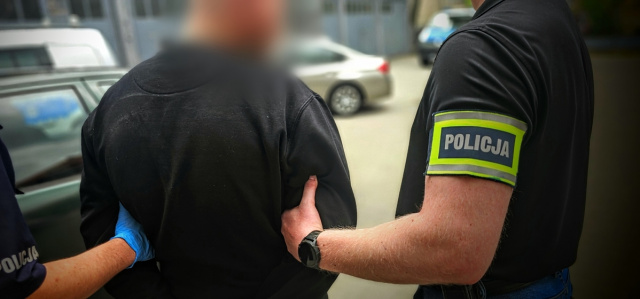 Policjant z CBŚP wyłudził 36 tysięcy złotych. Został zatrzymany przez prawdziwych policjantów