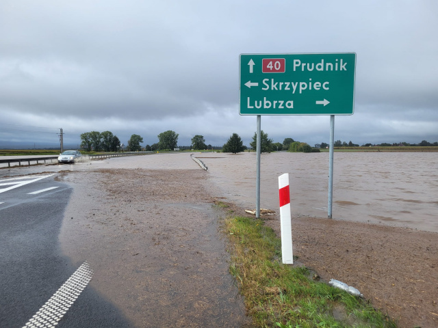 Wielka woda podtapia drogi. GDDKIA zamknęła kilka odcinków