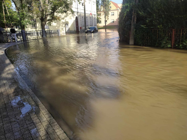 Mieszkańcy gminy Lewin Brzeski szykują pozew zbiorowy przeciw Wodom Polskim. Będzie zbiórka podpisów