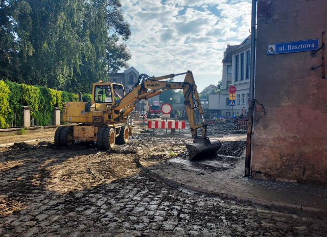 Głuchołazy po powodzi. Wydatki z tego tytułu pójdą w kosmos