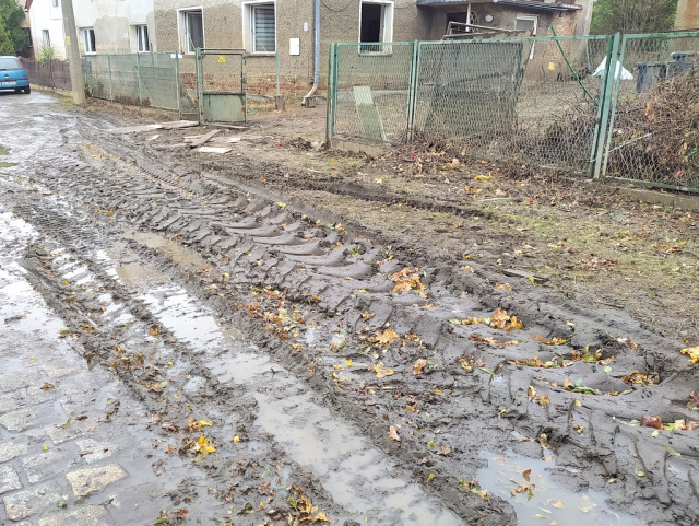 Nie ma pralki, nie ma lodówki, boimy się zimy. Wronów w czwartym tygodniu po powodzi