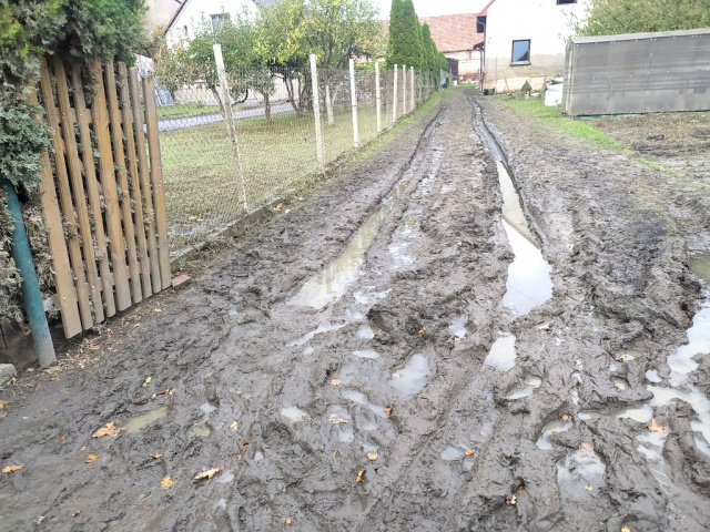 Mieszkanka Wronowa mówi o braku pomocy dla wsi po powodzi. Burmistrz wylicza działania