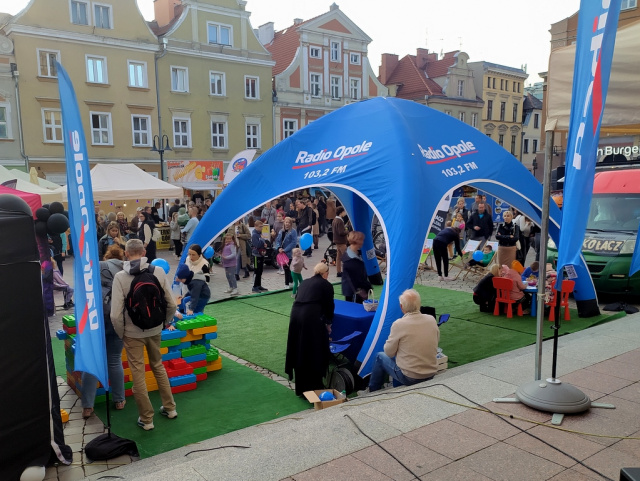 Smakołyki do wyboru, a do tego dyskoteka z Radiem Opole. Trwa Festiwal Słodkości w Opolu