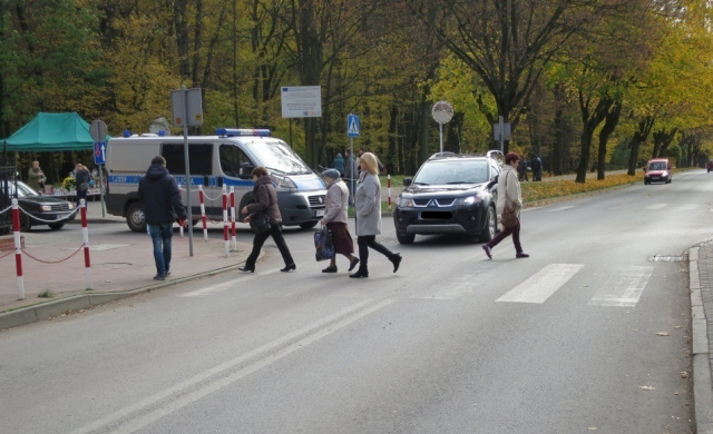 Od czwartku zmiana organizacji ruchu przy cmentarzu komunalnym w Prudniku