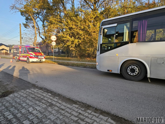 18-latek ucierpiał w wypadku w StarychBudkowicach. Autobus zderzył się z koparką