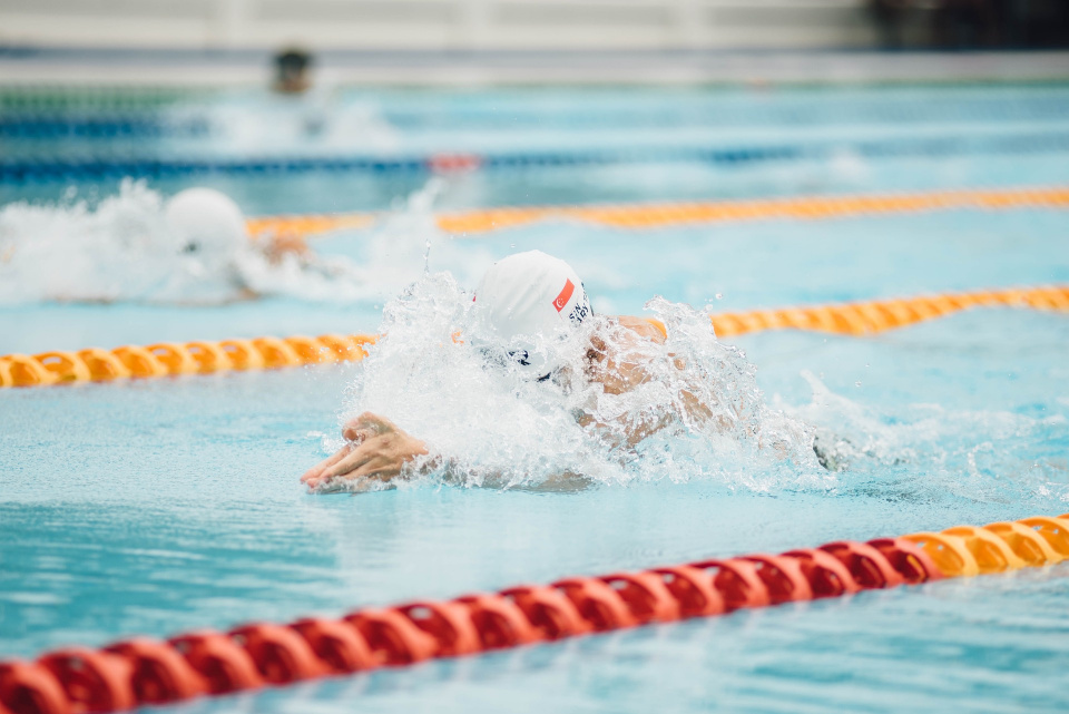 pływanie, basen, zdjęcie poglądowe [fot. StockSnap z Pixabay.com]