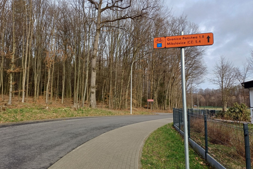 Szlak rowerowy EuroVelo 9 w Głuchołazach. Nowe oznakowanie [fot. UM Głuchołazy]