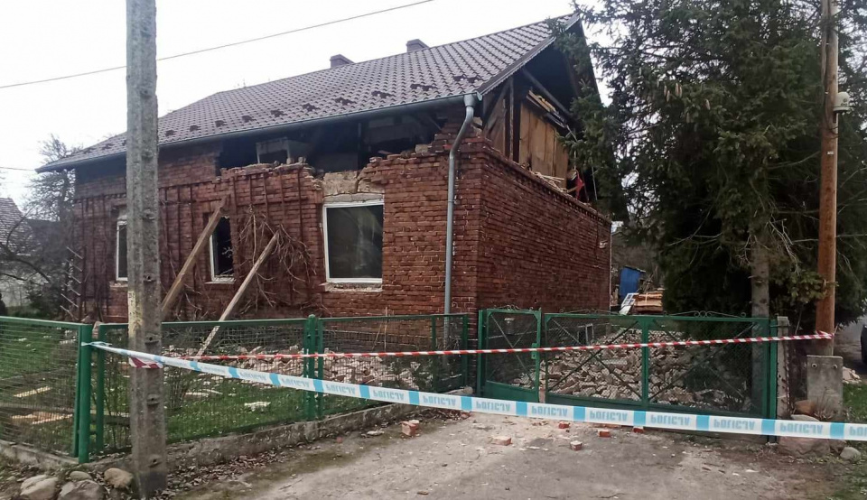 Uszkodzony dom jednorodzinny w Zakrzowie - [fot: Grzegorz Frankowski]