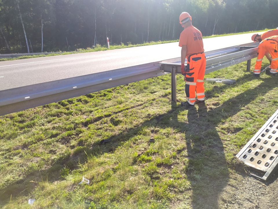Wymiana barier ochronnych na autostradzie A4 [fot. Witold Wośtak]