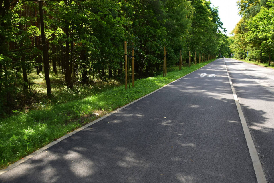 Nowa ścieżka rowerowa pomiędzy Ozimkiem a Nową Schodnią fot. gmina Ozimek