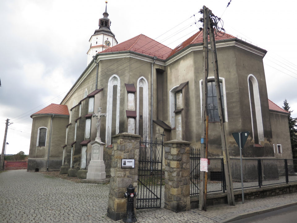 Zabytkowy kościół parafialny w Białej [fot. Jan Poniatyszyn]