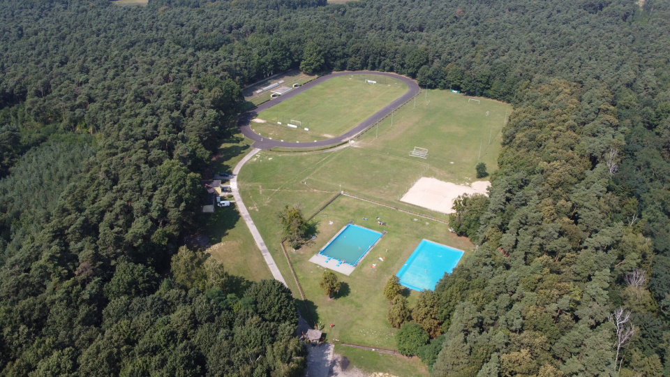 Stadion w Otmęcie [fot. Urząd Miejski w Krapkowicach]