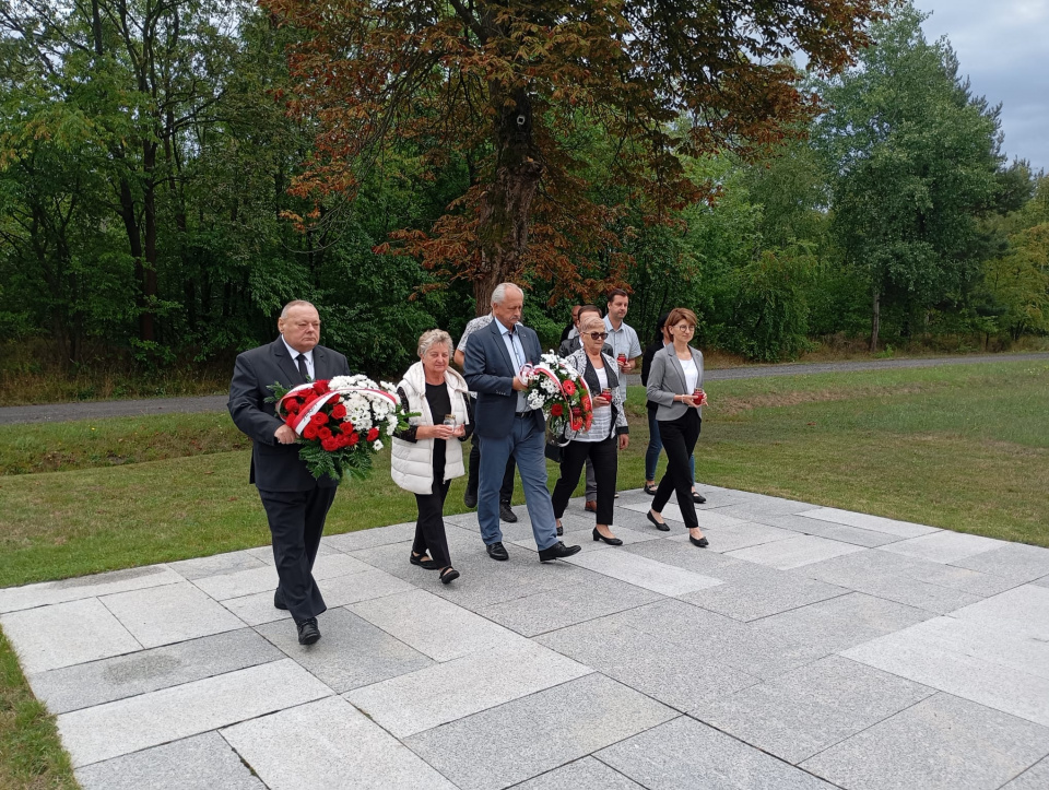 Obchody 80. rocznicy wybuchu powstania warszawskiego w Łambinowicach [fot. Adam Wołek]