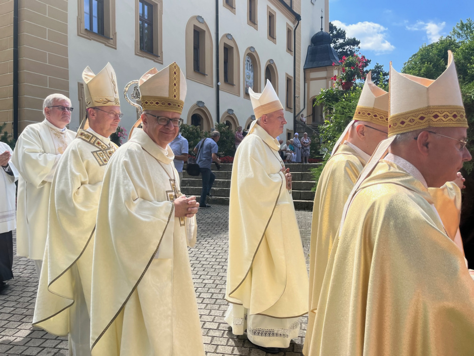 Biskup Andrzej Czaja świętuje jubileusz sakry biskupiej [fot. Monika Matuszkiewicz]