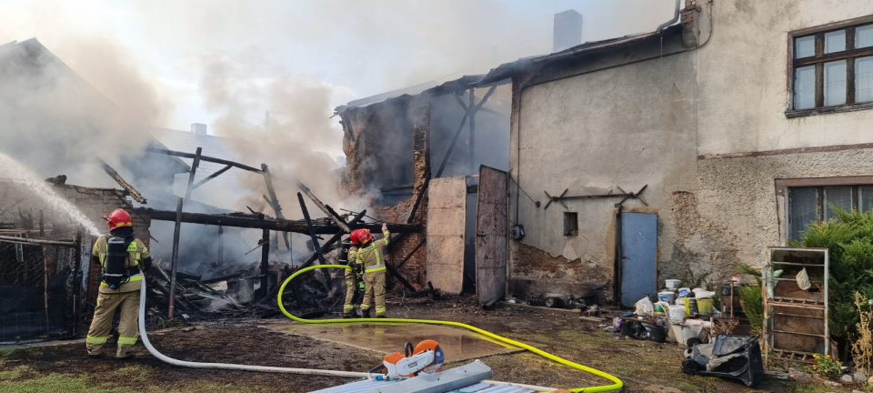 Pożar w Racławicach Śląskich [fot. straż pożarna]