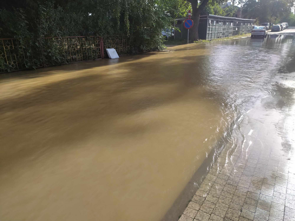 Podtopiony Lewin Brzeski fot. W. Wośtak