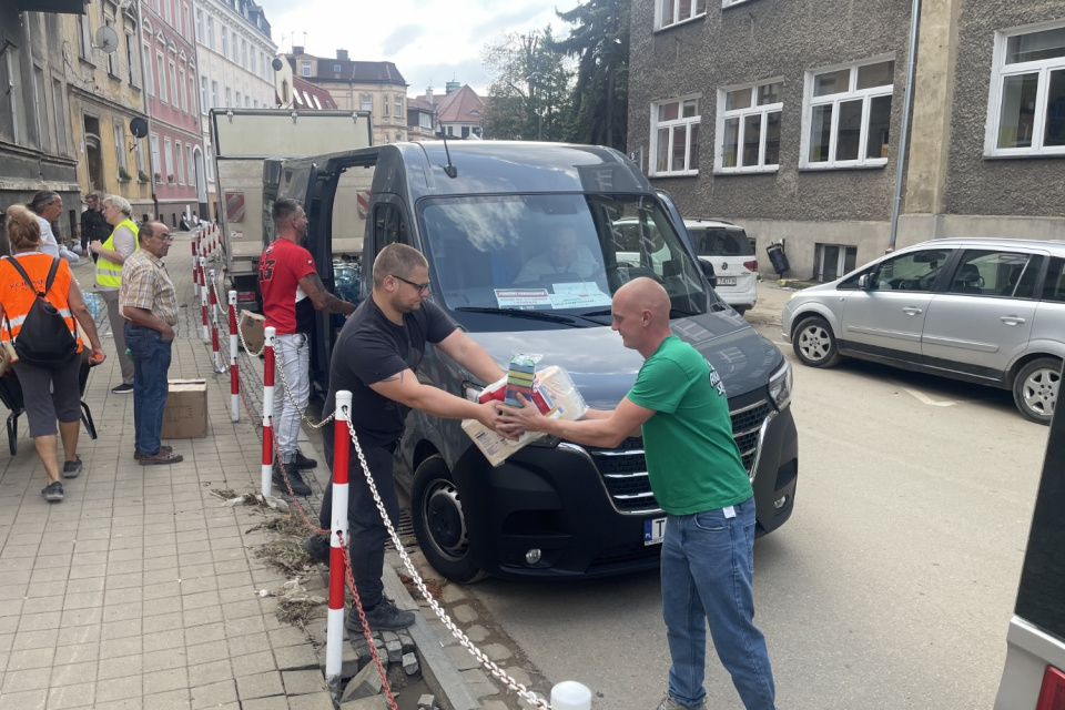 Dary od słuchaczy Radia Kielce [fot. Jarosław Kubalski, Radio Kielce]