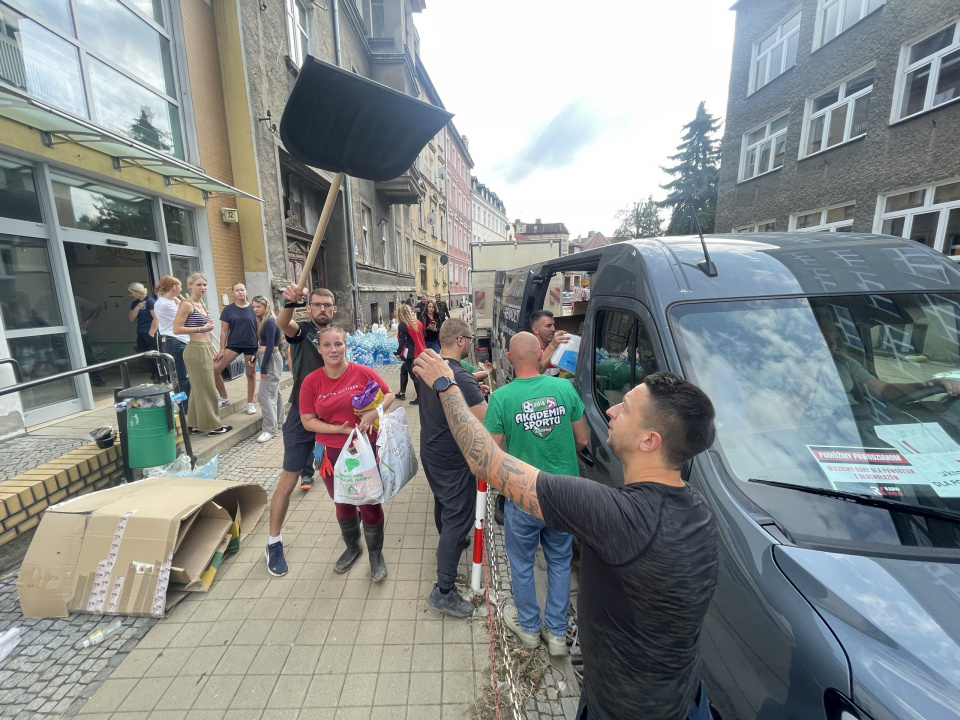 Dary od słuchaczy Radia Kielce [fot. Jarosław Kubalski, Radio Kielce]