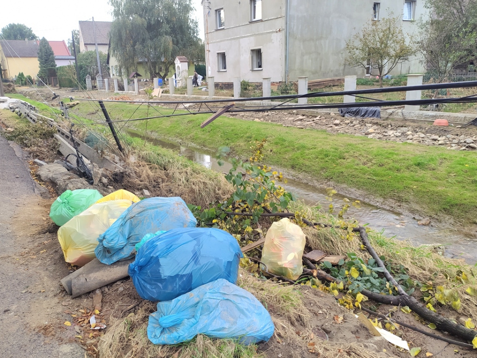 Sprzątanie po powodzi w Bodzanowie, 26.09.2024 r. [fot. Witold Wośtak]