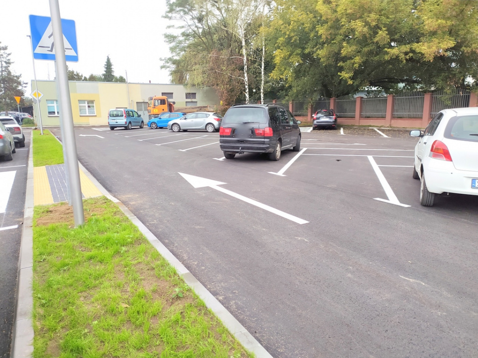 Wyremontowany parking przy szpitalu w Oleśnie [fot. Witold Wośtak]