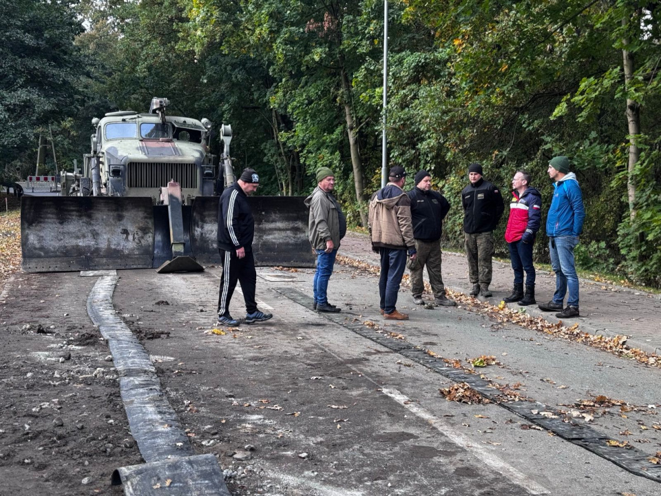 Wojsko rozpoczęło przygotowywanie terenu pod budowę nowego mostu w Krapkowicach [fot. Maciej Sonik]