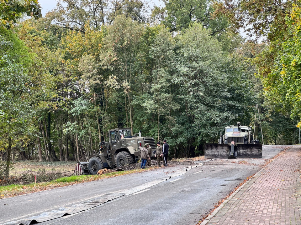 Wojsko rozpoczęło przygotowywanie terenu pod budowę nowego mostu w Krapkowicach [fot. Maciej Sonik]