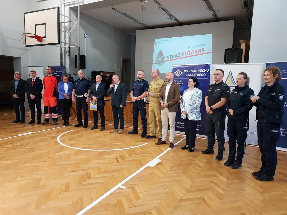 Zespół Szkół Rolniczych w Prudniku. Inauguracja kampanii edukacyjnej „Przyhamuj, życie przed tobą” [fot. Jan Poniatyszyn]