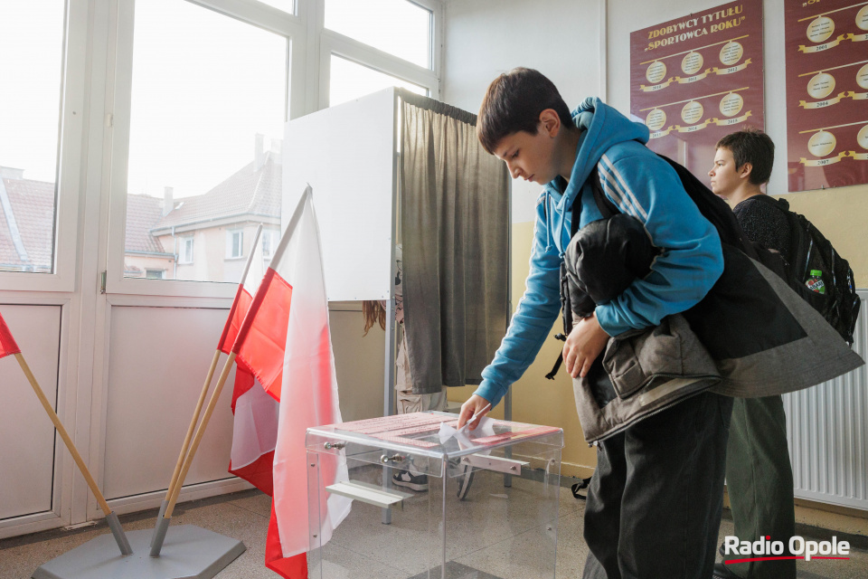 Wybory na przewodniczącego samorządu uczniowskiego w PSP 2 w Opolu [fot. Sławomir Mielnik]