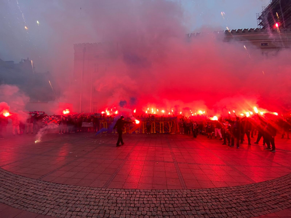 Przemarsz kibiców Odry Opole [fot. J. Madzia]