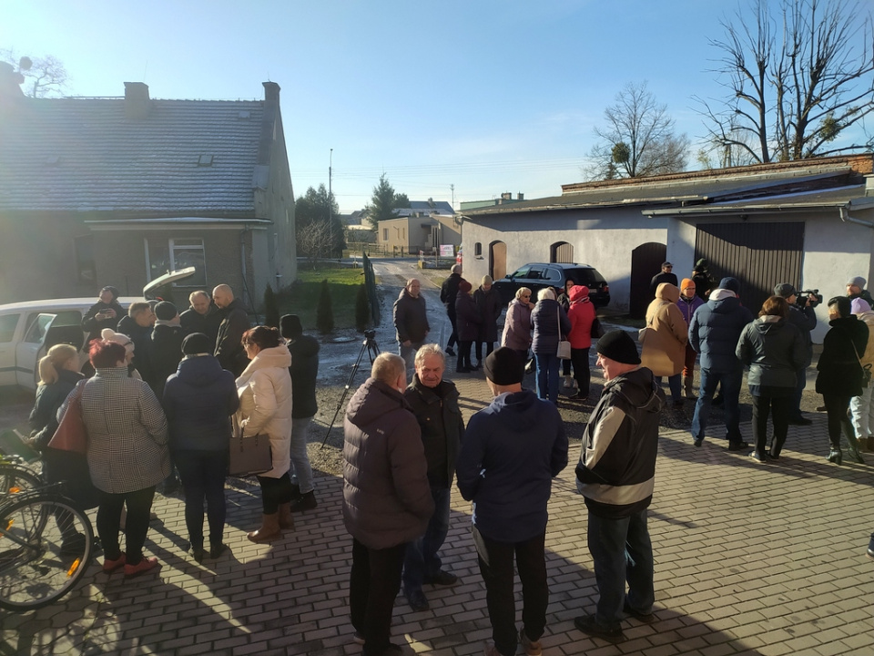 Protest przeciwko budowie wytwórni mas bitumicznych w Ligocie Dolnej obok Kluczborka [fot. Witold Wośtak]