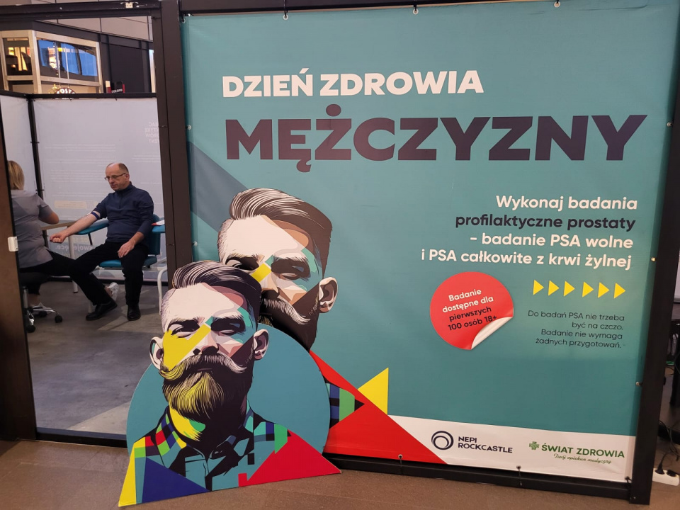 Akcja "Masz jaja, idź na badania" w centrum handlowym Karolinka w Opolu 2024 [fot. Katarzyna Doros-Stachoń]