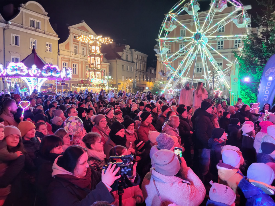 Rozświetlenia choinki na rynku w Opolu. Otwarcie jarmarku [fot. Katarzyna Doros-Stachoń]