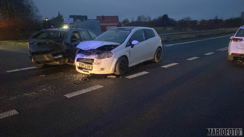 Kolizja na obwodnicy północnej w Opolu [fot. Mario]